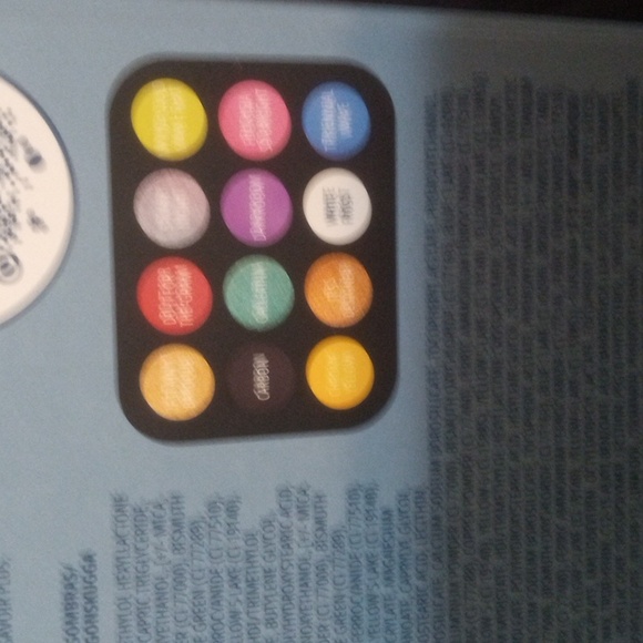 Mac Hi-Fi colour eyeshadow palette - Picture 2 of 5